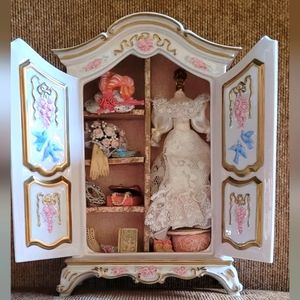Vintage  Franklin Mint Memories Armoire Music Box